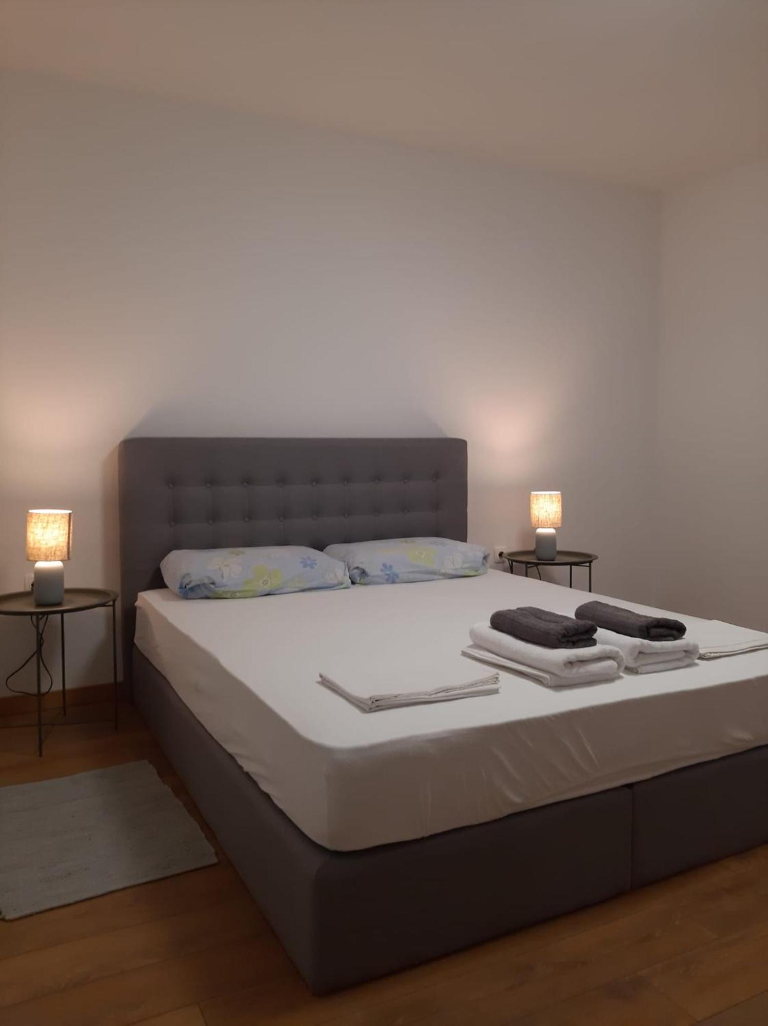 Apartments Nona Сен Екстериор снимка